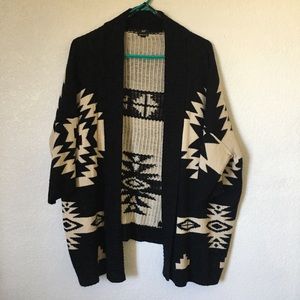 Black & Cream Long Sleeve Sweater Large